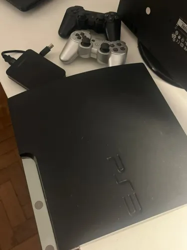 PlayStation 3 Desbloqueado + HD com 150+ jogos e 2 controles originais