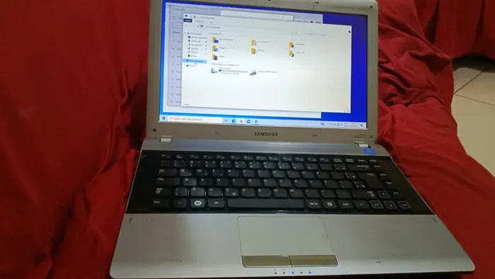 Notebook rv415  300 Gb HD, processador AMD e -350 160 GHz,Windows 10 bateria ok. 