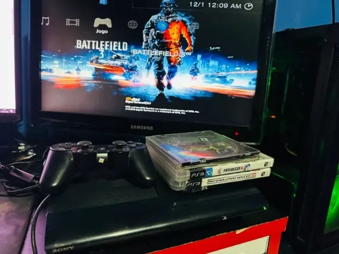 Videogame Playstation 3 Super Slim 250GB + 5 Jogos Originais + Controle