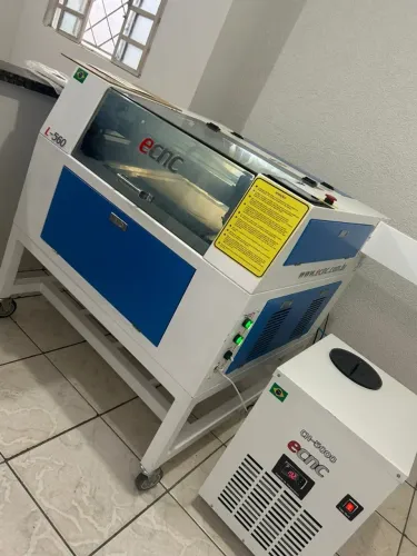 Maquina de corte a laser pouco usada aceito propostas