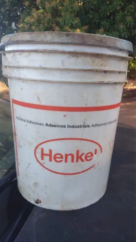 Cola impermeabilizante
