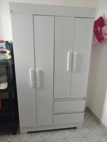 Vende-se guarda roupa 