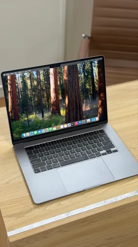 MacBook Air 15 M3 8GB 256GB 2024