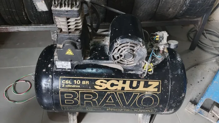 Compressor Schulz 100 Litros trifásico