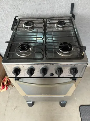 vendo fogao 4 bocas por 300,00