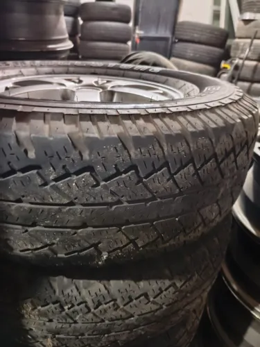 Vendo rodas 16 MITSUBISHI TRITON COM PNEUS MEIA VIDA BONS BRIDGESTONE A.T