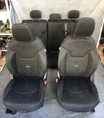 Jogo de Bancos Jeep Renegade 2026
