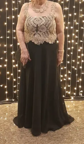 Vestido longo preto c dourado