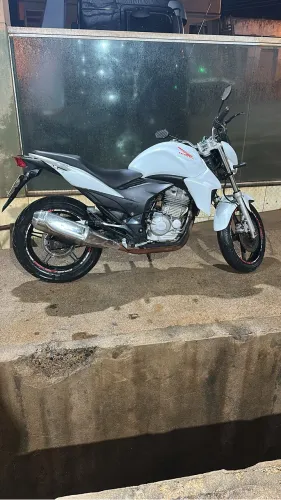 Vende-se Cb 300
