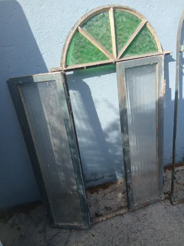 Vende se janela com grade