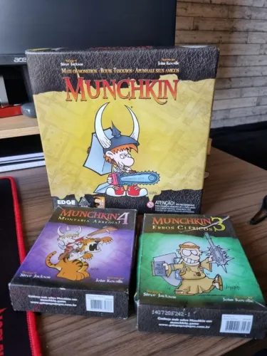 Jogo tabuleiro Munchkin mais duas expansões