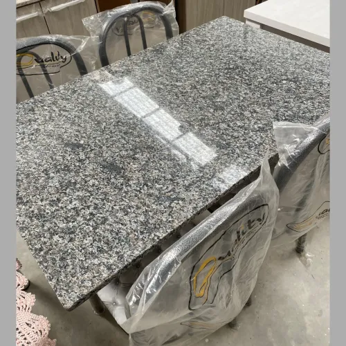 Mesa de jantar com 4 cadeiras - entrego