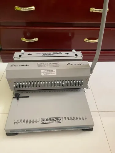 Encadernadora excêntrica