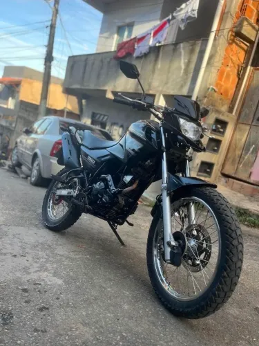 Moto disponível para aluguel ou venda