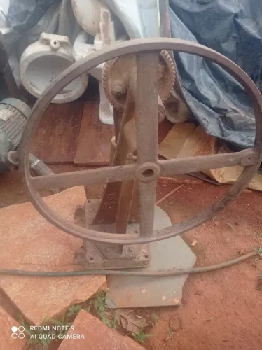 Bomba de poço Antiga 