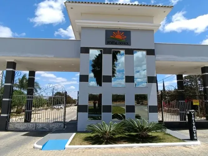 Lote em condomínio disponível para venda