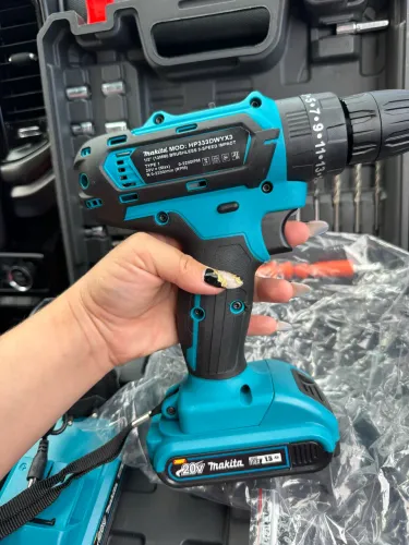 Promoção Furadeira parafusadeira de impacto de 640 por 290 