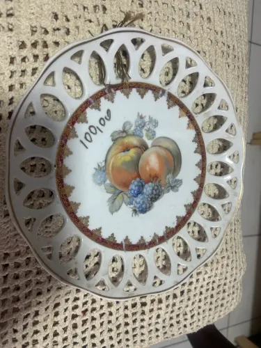 Pratos com frestas em porcelana