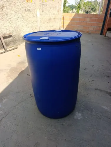 Tambo/Bombona 200 litros Plástica