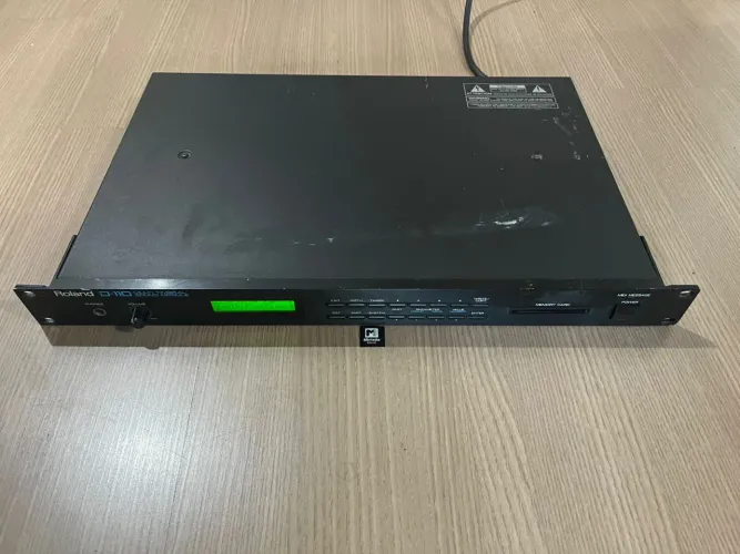 Roland D 110 