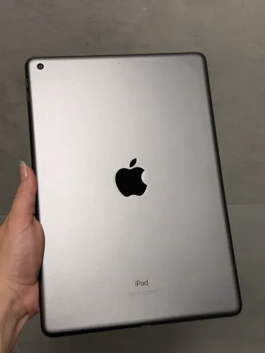 iPad 9a Geração 64GB WI-FI Usado
