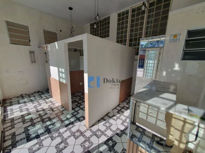 Excelente salão comercial com 20m², próximo a Av. Min. Petrônio Portela, oferecendo o cená