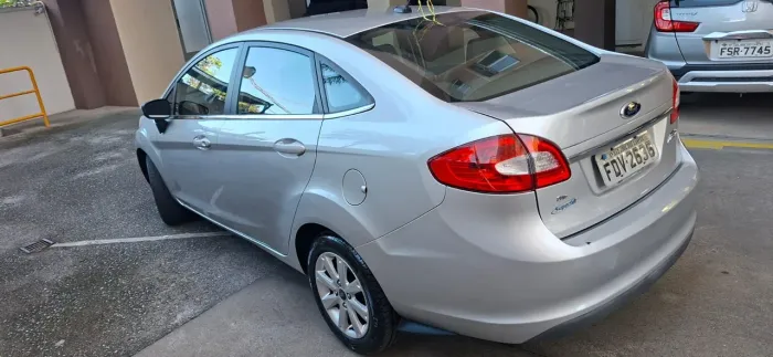 Ford Fiesta SE 1.6 16V Flex 5P 2012