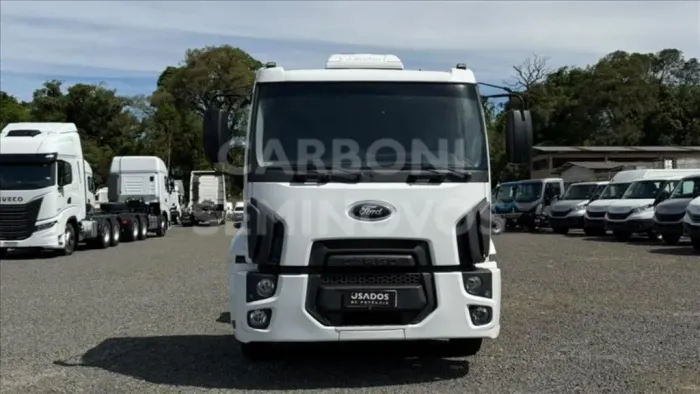 FORD CARGO 2422 2011/2012