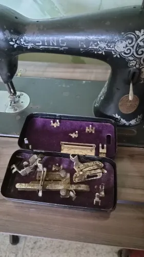 Maquina de costura antiga