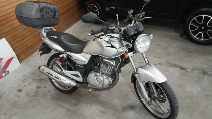 Moto gsr 150 2013 com partida abaixo da fipe
