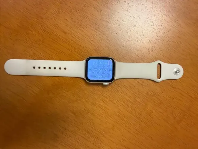 Apple Watch SE (GPS) (2nd Generation)