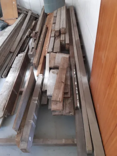 Madeiras sobra de obra