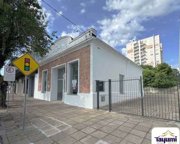 Loja Comercial para Locação no Centro de Santa Cruz do Sul-RS: 2 Salas, 15 Vagas de Garage