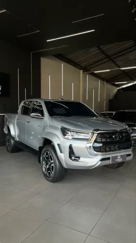 Toyota Hilux CD SRX Plus 4X4 2.8 TDI Die. Aut. 2025