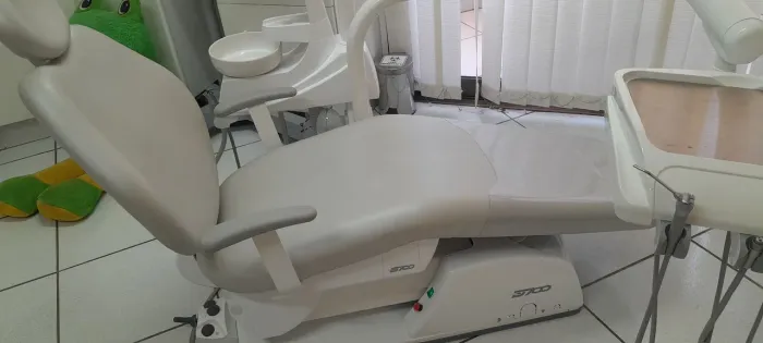Cadeira Odontologica DT702 - muito nova - aceita troca