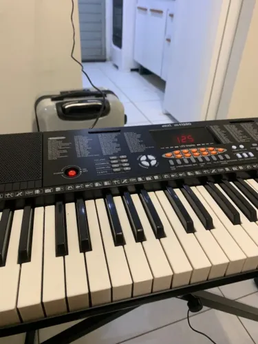Teclado instrumento musical