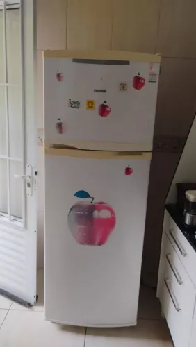 Vendo geladeira Frost Free
