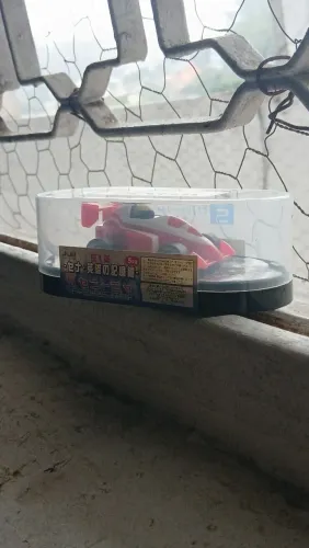 Miniatura Ayrton Senna Coleção Asahi 15th Anniversary - McLaren MP4/4 1988 (Fricção)