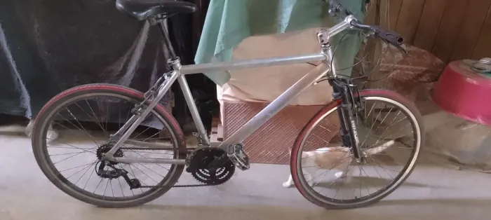 Vendo bike toda de alumínio aro 26 muito top a bicicleta