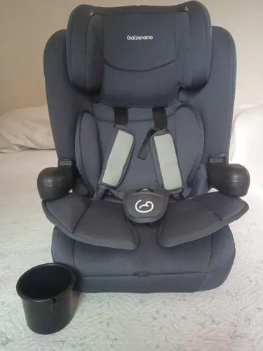 Cadeirinha auto Galzerano seminova pouquíssima usada.