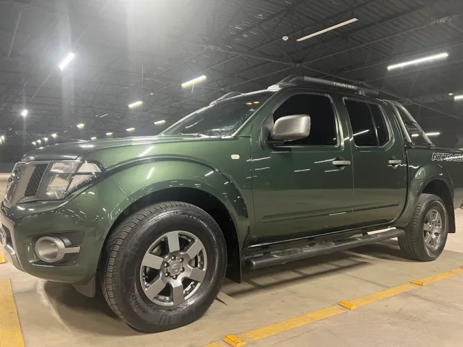 Nissan Frontier SV AT. CD 4X4 2.5 TB Dies. Aut. 2015