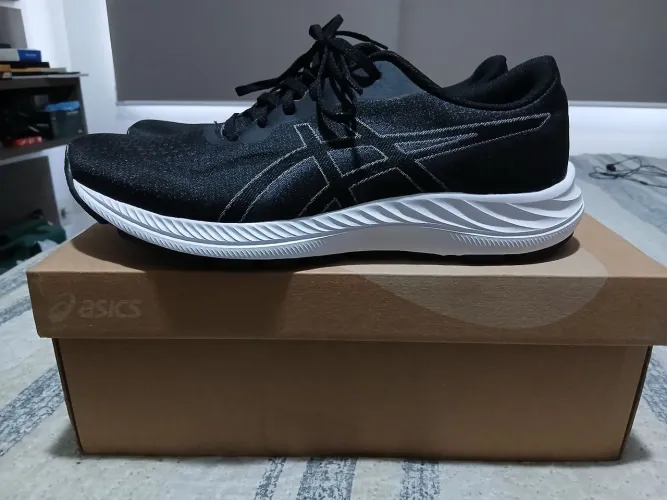 Tênis Asics 42 preto