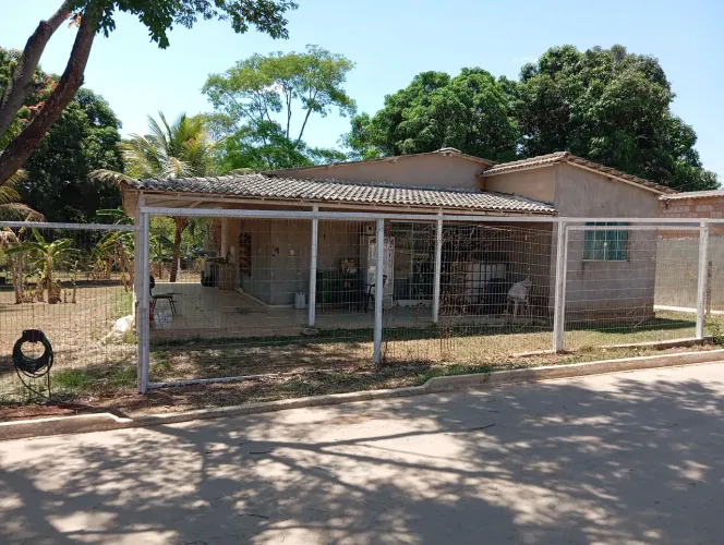 Chacara Escriturada , com casa Sede, Chopana pronta para comércio de bebidas na BR 040
