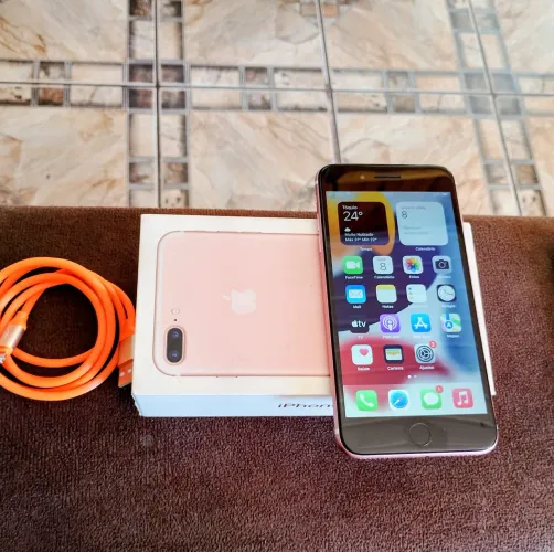 iPhone 7 plus NA CAIXA