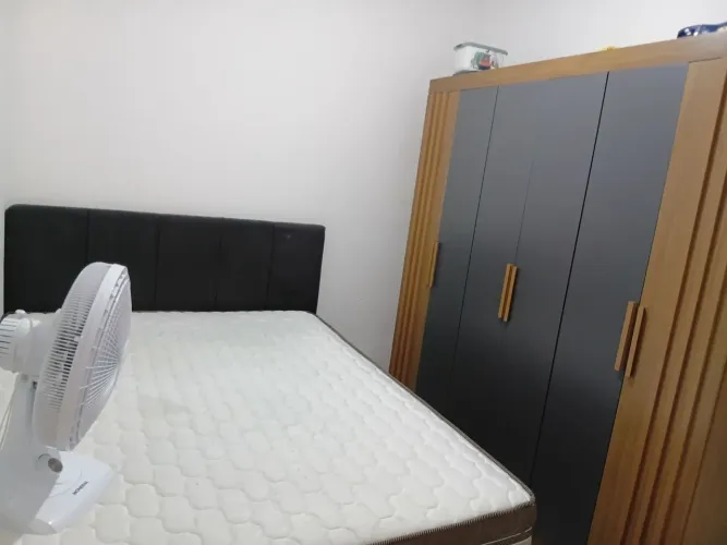 vendo guarda roupa 6 portas e duas gavetas, e cama com cabeceira