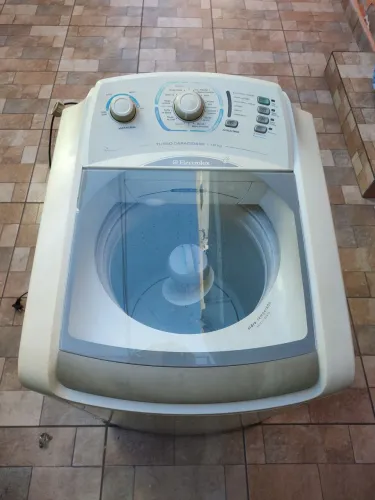 Máquina de lavar roupas Eletrolux 10kg