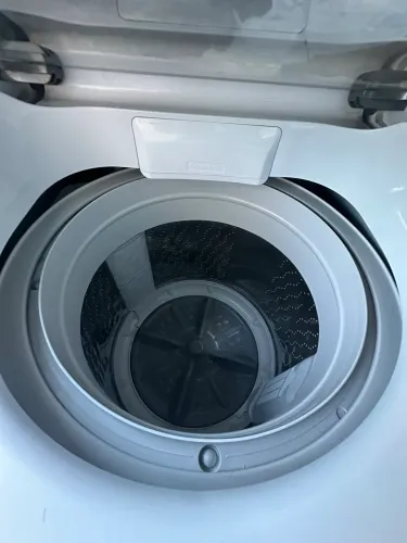 Máquina de lavar roupas 12 kg em ótimo estado