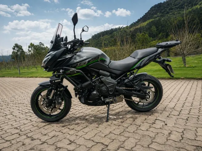 Versys muito bem conservada