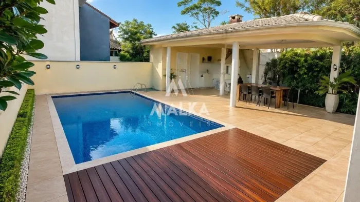 Casa Semi-Mobiliada com 4 Dormitórios para Locação no Campeche - Florianópolis