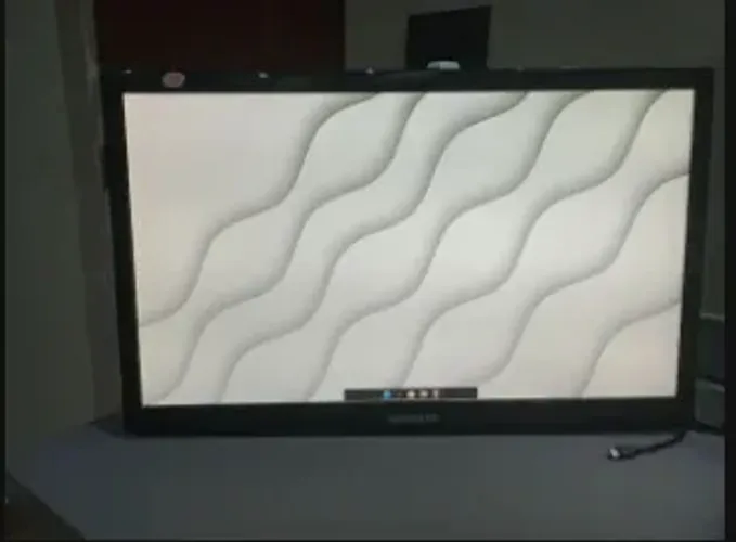 Monitor Samsung syncmaster t22b300 em boa condição ideal para uma boa jogatina